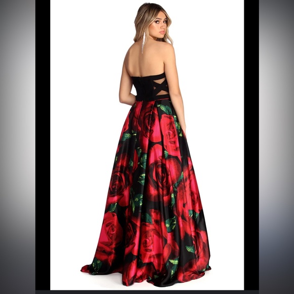 Laura size 4 Prom Evening Gown Like New - Picture 6 of 8